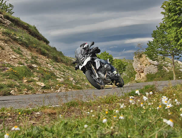 vacanze in moto in valsugana trentino in motoclicletta sul lago di levico